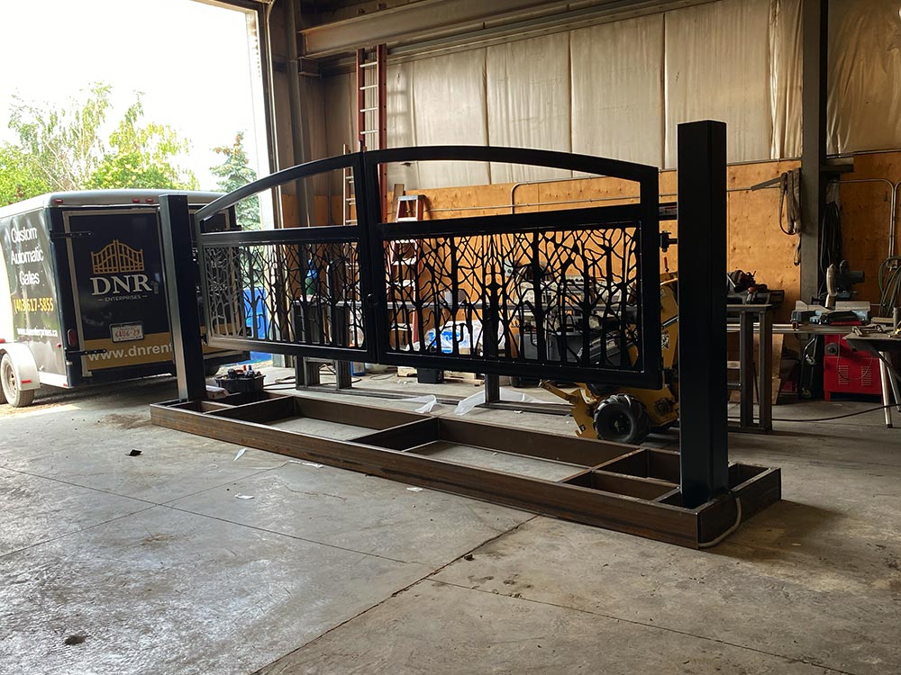 Automatic gate process powder coating